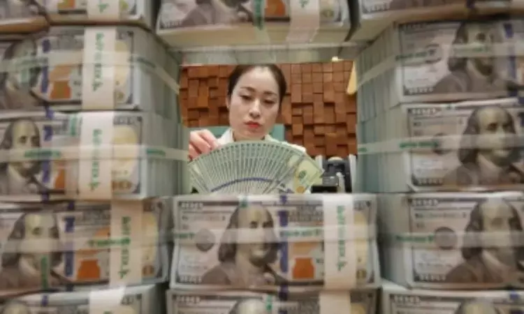 Foreign currency deposits in S. Korea fall for 2nd month in Feb Foreign currency deposits in S. Korea fall for 2nd month in Feb