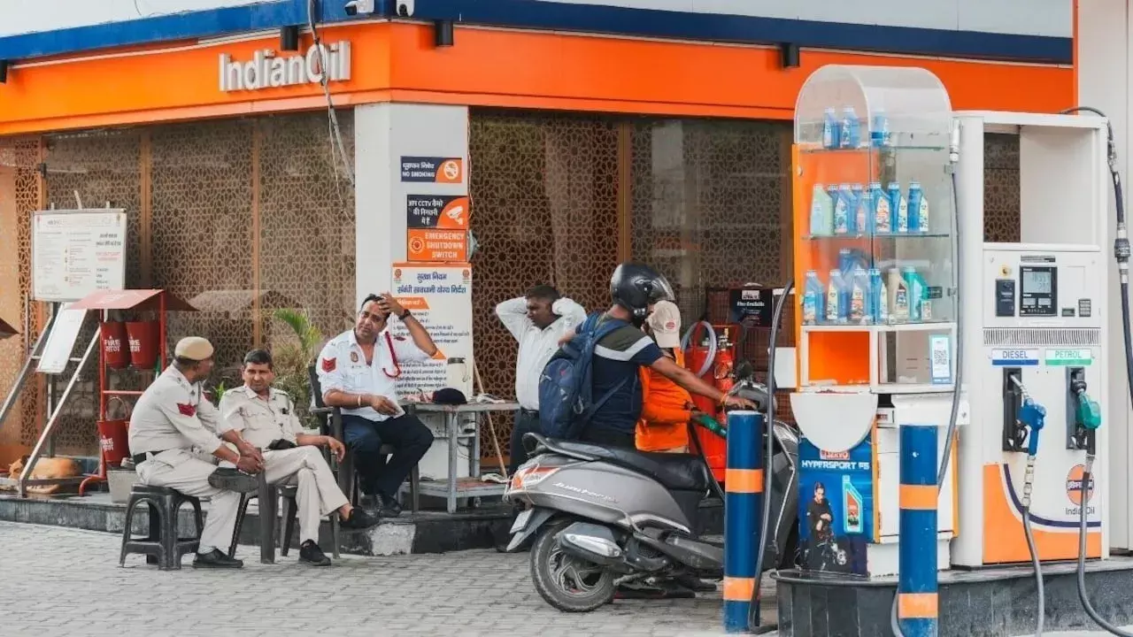 E20 Petrol in India: BPCL Chief Clears the Air on E10 Fuel for Older Cars
