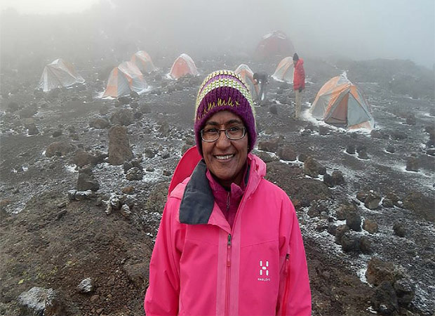 Home Minister felicitates Aparna Kumar for scaling Everest