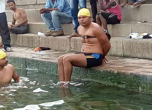 Wow!! can anyone swim like this as Varanasi’s Pramod Sahni does
