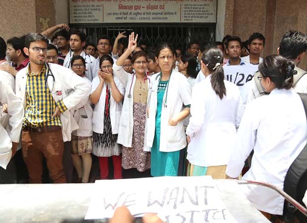 UPPGMEE dispute: Jr doctors close down OPD, six patients die