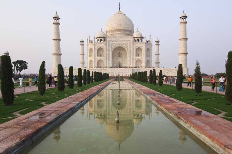Good News ! Free entry at monument of love, Taj Mahal
