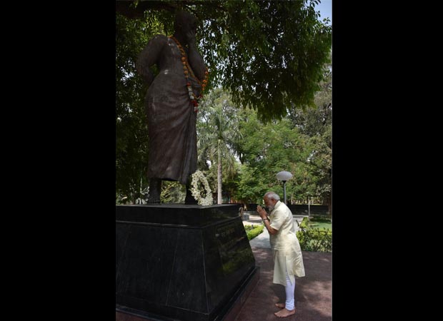 PM Modi pays tribute to Chandra Shekhar Azad in Allahabad