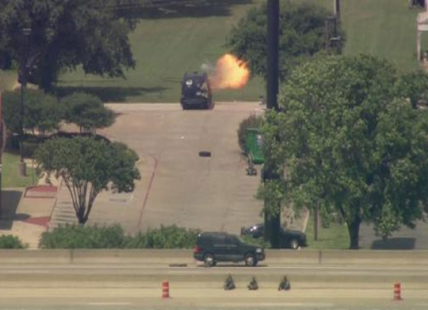 Dallas attack: Three snipers taken into custody, 5 cops killed