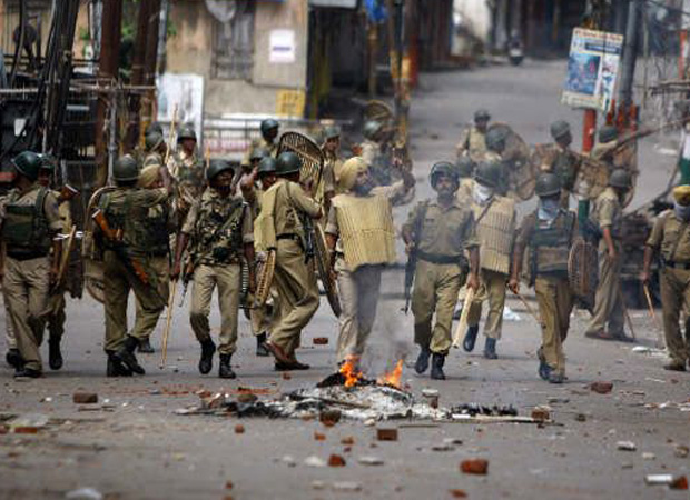 Kashmir valley put under curfew in a bid to eradicate violence