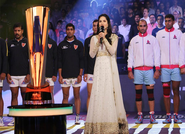 VIDEO: Sunny Leone sings National Anthem at Pro Kabaddi