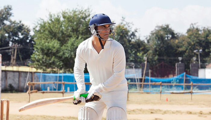 Sushant Singh impresses Sachin Tendulkar with his Cricketing skills!