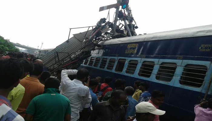 Five bogies of Howrah bound Dehradun express derails in UP