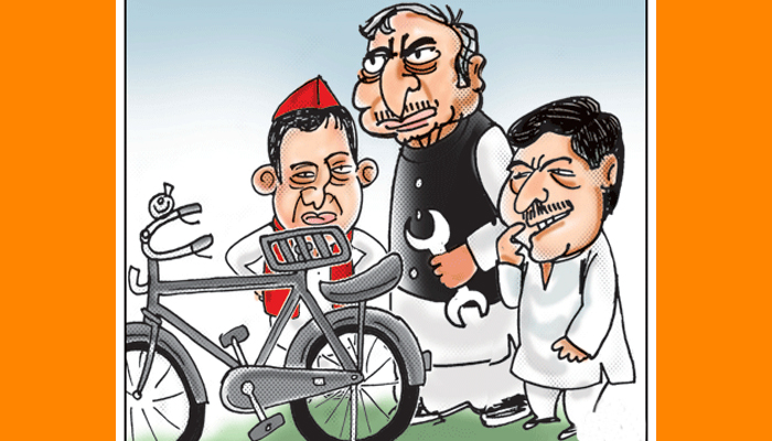 Has Mulayam's magic worked; is Family really 'Saath-Saath' ?
