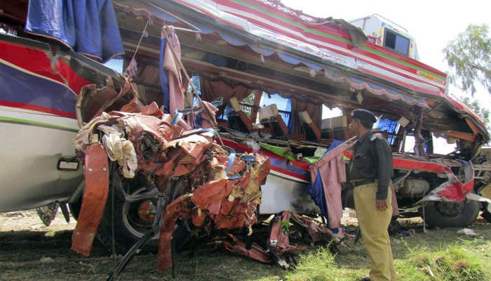 Bus collision kills 30, injures 69 in Pakistan