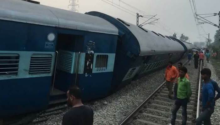 Jhelum express derails in Punjab, No causalities, several injuries
