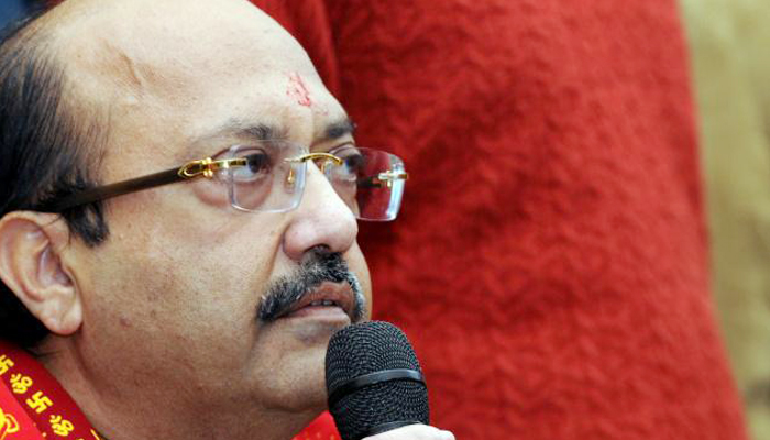 Akhilesh, his supporters have crossed limit of insult: Amar Singh