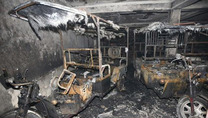 Devastating fire in north east Delhi kills three, injures 3