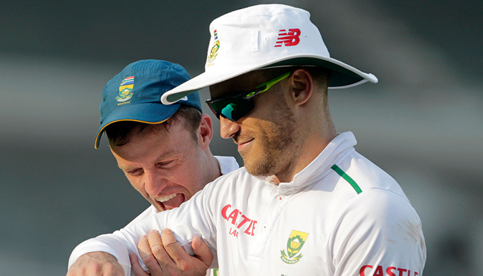 De Villiers resigns as SA Test captain; Du Plessis takes over