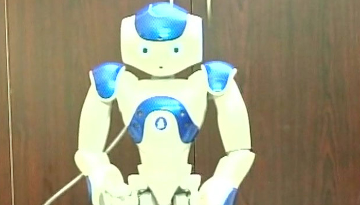 Demonetisation: Humanoid robot to decrease workload on bankers