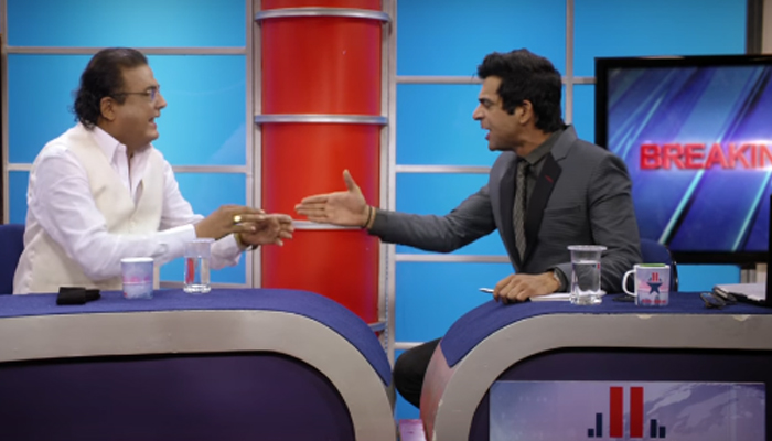 Sunil Grover in and as Arnab Goswami has Coffee with D!