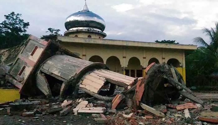 6.5 magnitude earthquake struck Indonesian island, 25 dead