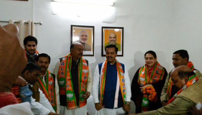 SP legislator Raja Aridaman Singh joins BJP with wife Pakshalika