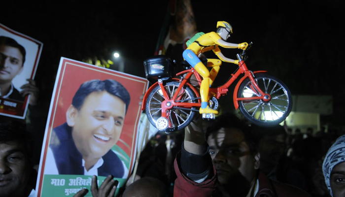 PHOTOS: Akhilesh supporters violate poll conduct at CM residence