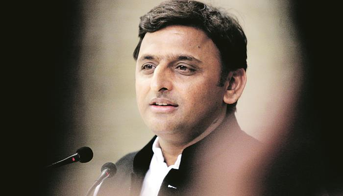 Akhileshs offer to Mayawati on the result eve is a double-edged weapon