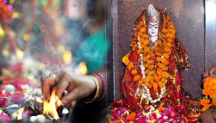 HAPPY NAVRATRI: Pictures of devotees worshipping Goddess Shailputri