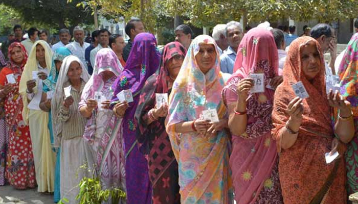 Male chauvinists to note: female voters outnumbered them in recent polls