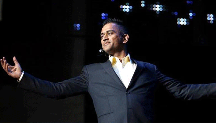 Video: MS Dhoni shows off his dance moves, Ben Stokes watches keenly