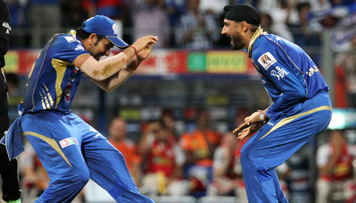 IPL 10: Rohit Sharma gets support of MI teammate Harbhajan Singh