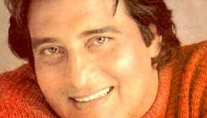 Bollywoods legendary actor passes away| See unseen pictures of Vinod Khanna