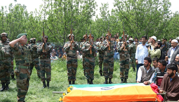 Stone pelters disrupt burial of martyred Kashmiri Army officer