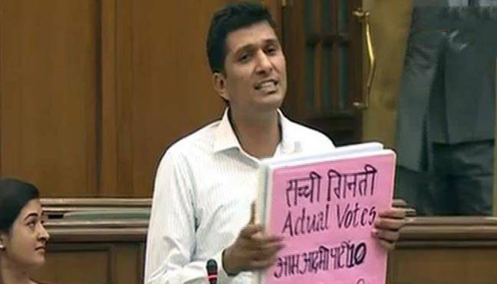 AAP MLA Saurabh Bhardwaj demonstrates EVM tampering in Delhi Assembly