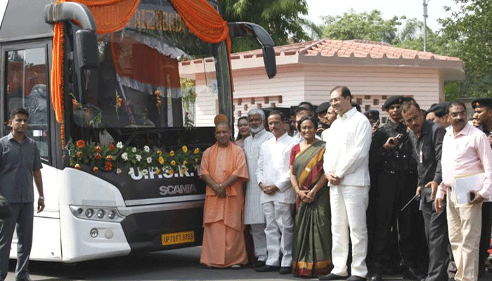 CM Yogi Adityanath flags off 27 luxury buses of UP Transport Corporation