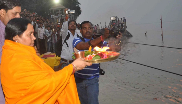 Uma Bharti assures co-operation with Bengal over Ganga erosion
