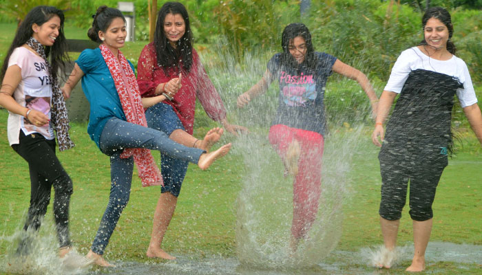 Lucknowites welcome showers after grueling heat