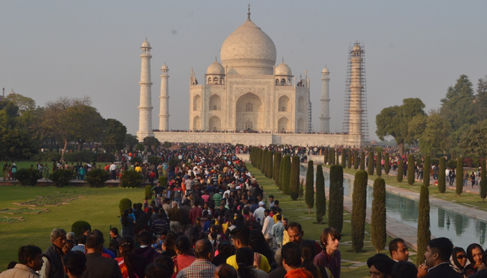 Agra air continues to choke the Taj Mahal