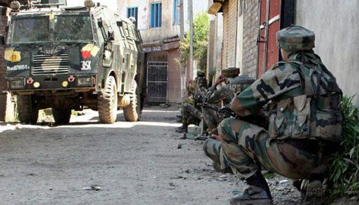 Two soldiers martyred as terrorists attack army convoy in Kashmir