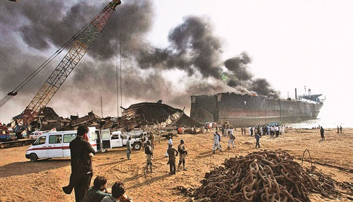 Tanker blast in Pakistan | 140 killed, many injured