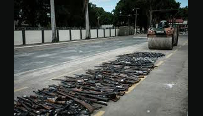 Brazilian army and Federal Police destroy 4,000 guns