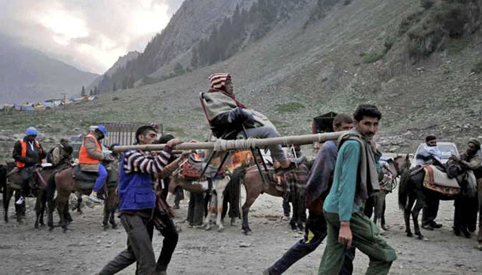 Unaffected from attack fresh batch of Amarnath pilgrims leaves for Valley