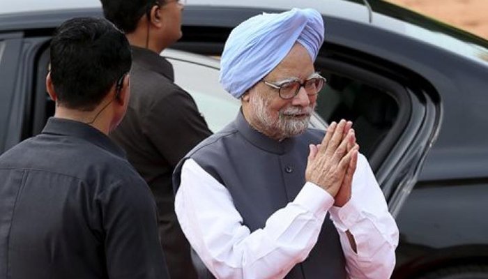 Former PM Manmohan Singhs car collides with escort vehicle
