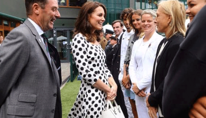 Catherine attends Murrays first match at Wimbledon