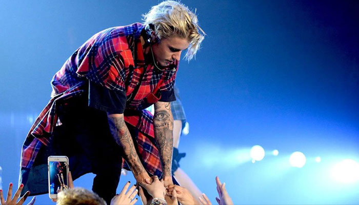 Justin Bieber banned in China for bad behaviour