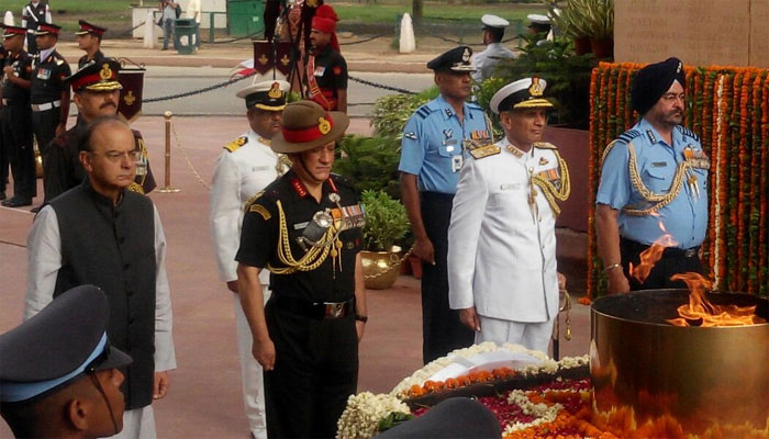 #KargilVijayDiwas | Arun Jaitley, defence chiefs pay tributes to martyrs