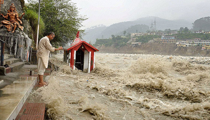 Heavy rains disrupt normal life in Uttarakhand