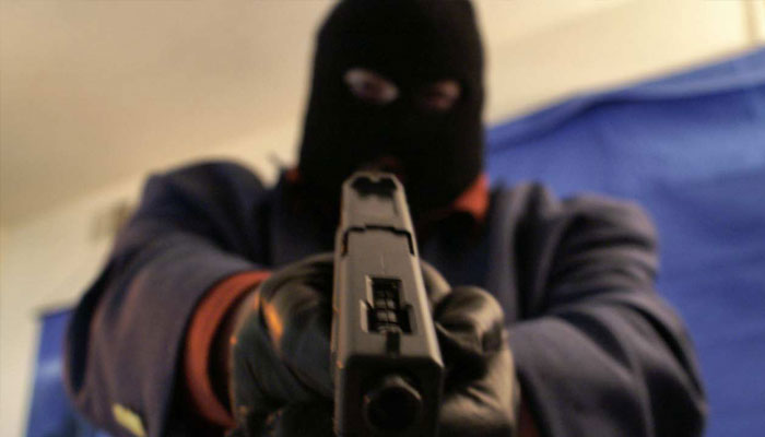 Gunmen loot Rs 5 lakh from bank in Kashmir
