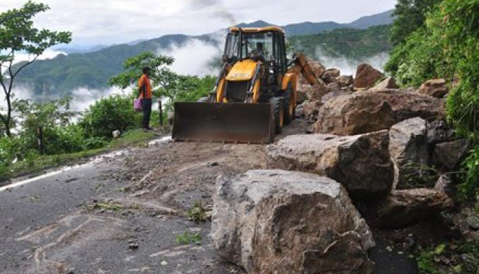 Mandi landslide: Death toll rises to seven, rescue operation begins