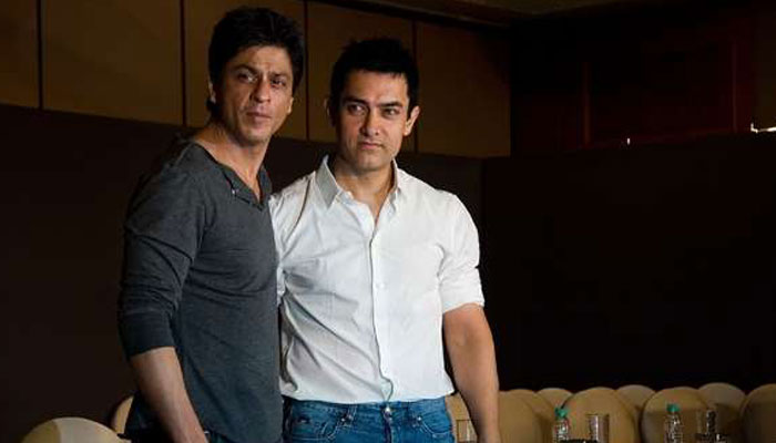 Shah Rukh Khan stands in for Aamir Khan, Kiran Rao at Water Cup