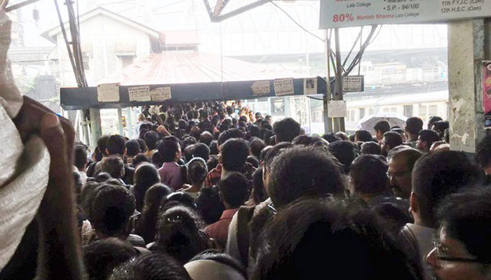 Mumbai stampede: Officials get clean chit, rain to blame