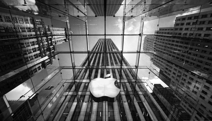 'We apologise', says Apple for slowing older iPhones down