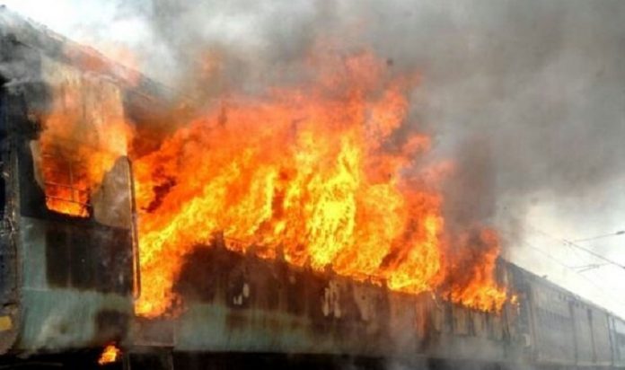Bihar: Patna-Mokama Passenger Train catches fire, 4 coaches gutted